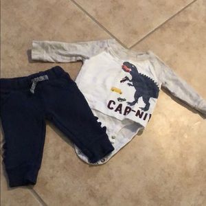 Carters dinosaur set